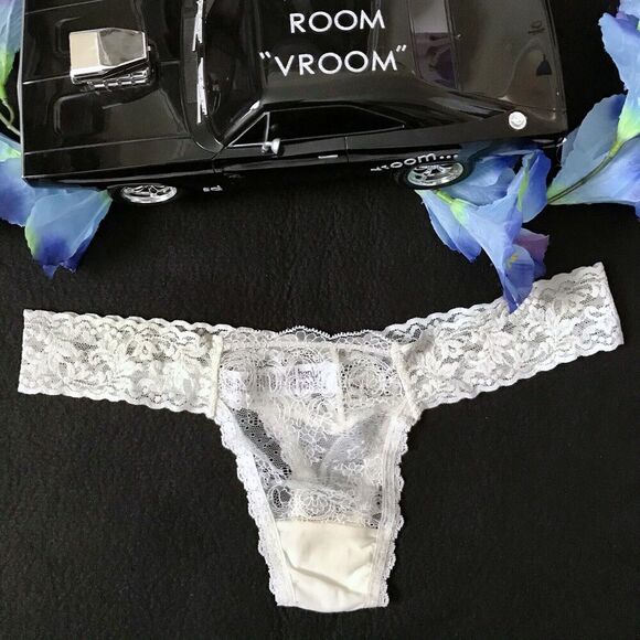 Hanky Panky NWOT Panty and Eye Mask Set Women OS (2-12) - Picture 2 of 12